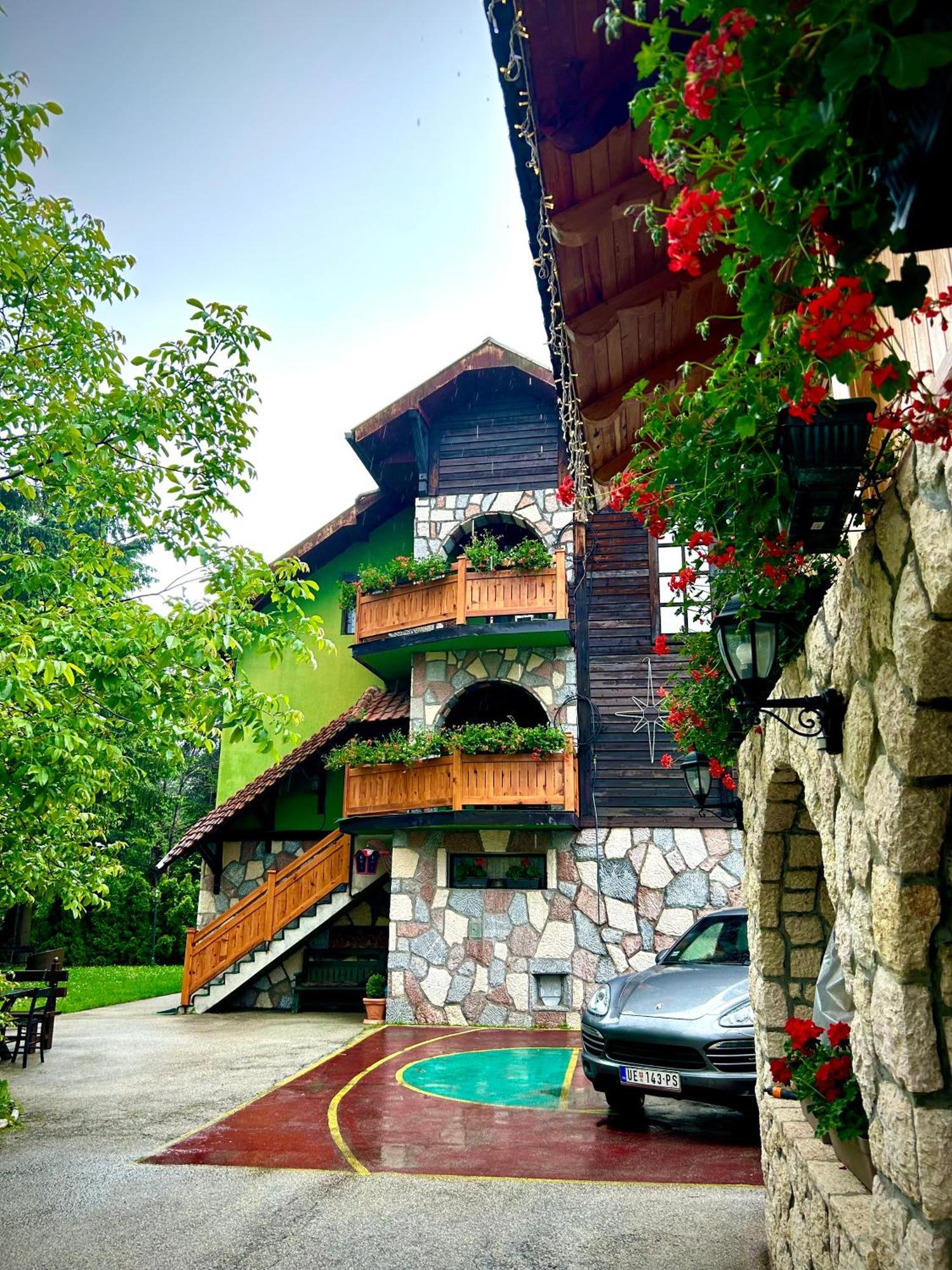 Villa Miris Dunja ซลาตีบอร์ ภายนอก รูปภาพ